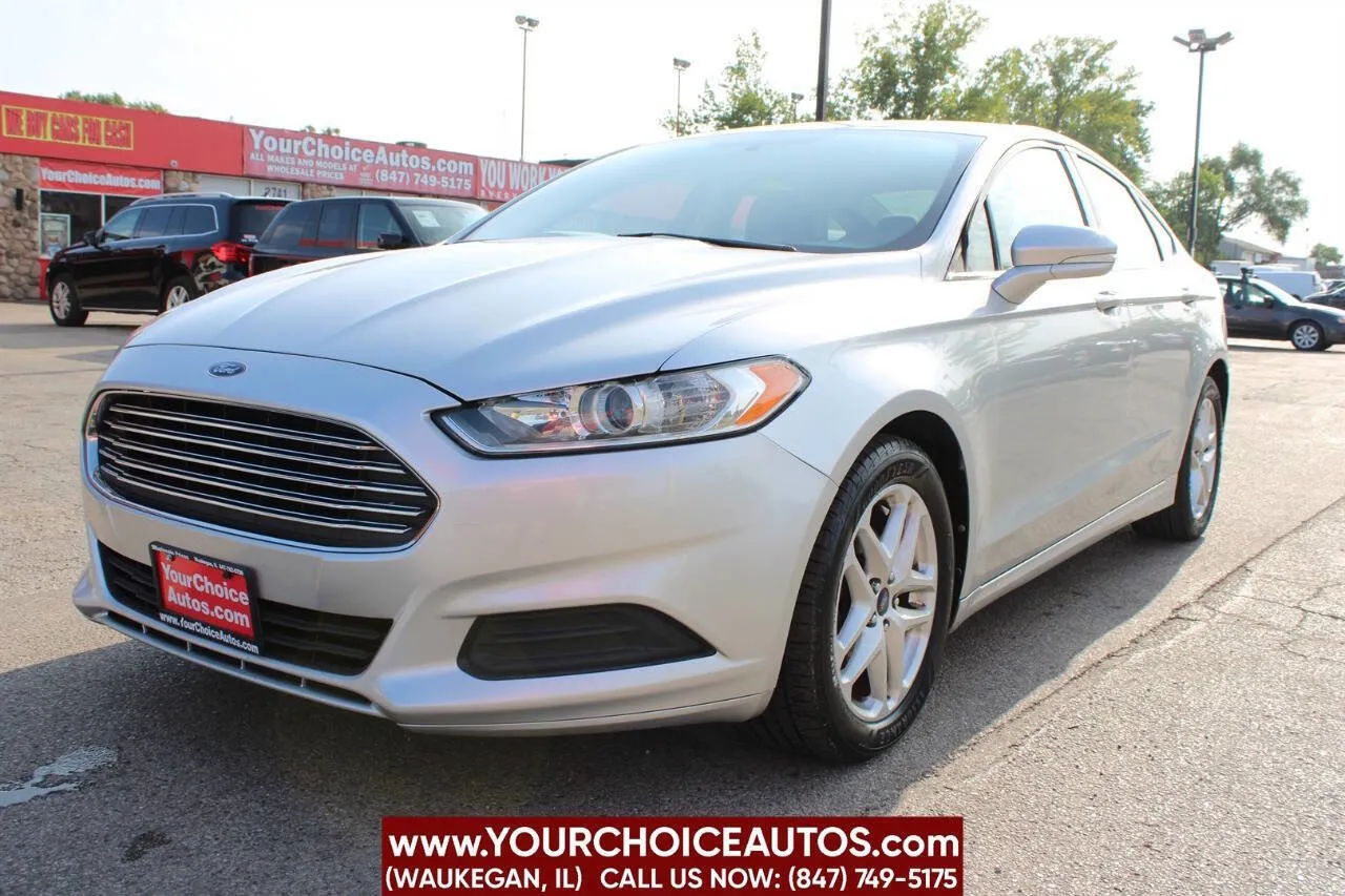 Silver 2014 Ford Fusion SE for sale in Waukegan, IL