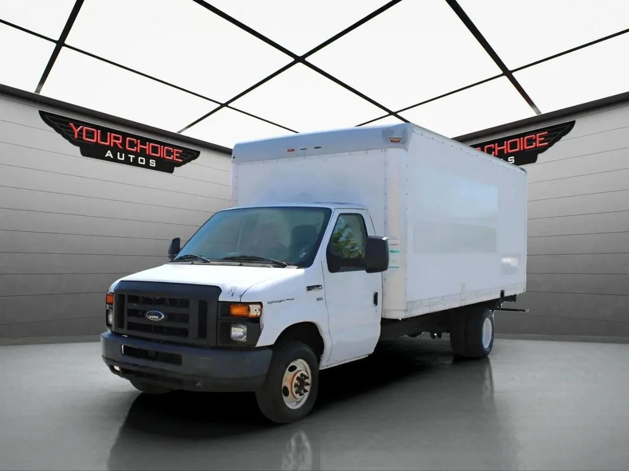 White 2013 Ford Econoline Commercial Cutaway E 350 SD 2dr 176 in. WB DRW Cutaway Chassis for sale in Waukegan, IL