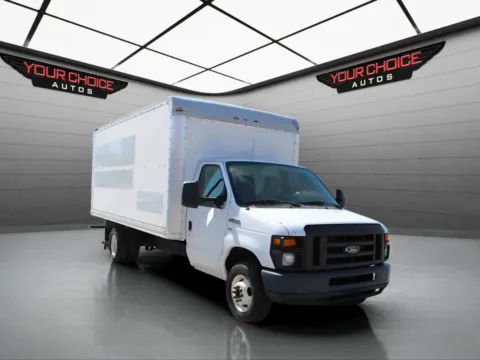 Another view of 2013 Ford Econoline Commercial Cutaway E 350 SD 2dr 176 in. WB DRW Cutaway Chassis for sale in Waukegan, IL at Your Choice Autos - Waukegan