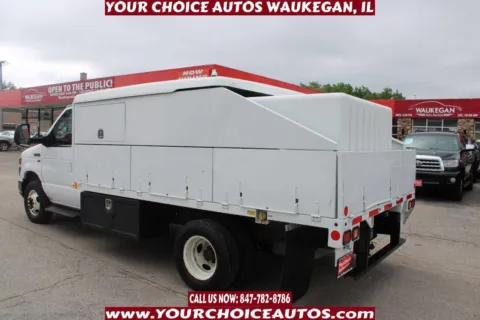 Another view of 2012 Ford Econoline Commercial Cutaway E 450 SD 2dr Commercial/Cutaway/Chassis 158 176 in. WB for sale in Waukegan, IL at Your Choice Autos - Waukegan