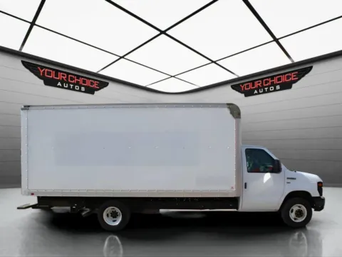More photos of 2014 Ford Econoline Commercial Cutaway E 350 SD 2dr 176 in. WB DRW Cutaway Chassis at Your Choice Autos - Waukegan, IL