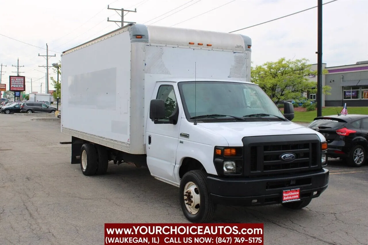 2013 Ford Econoline Commercial Cutaway E 350 SD 2dr 176 in. WB DRW Cutaway Chassis for sale in Waukegan, IL