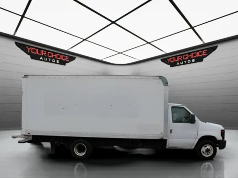 More photos of 2014 Ford Econoline Commercial Cutaway E 350 SD 2dr 158 in. WB DRW Cutaway Chassis at Your Choice Autos - Waukegan, IL