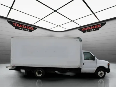 More photos of 2014 Ford Econoline Commercial Cutaway E 350 SD 2dr 158 in. WB DRW Cutaway Chassis at Your Choice Autos - Waukegan, IL