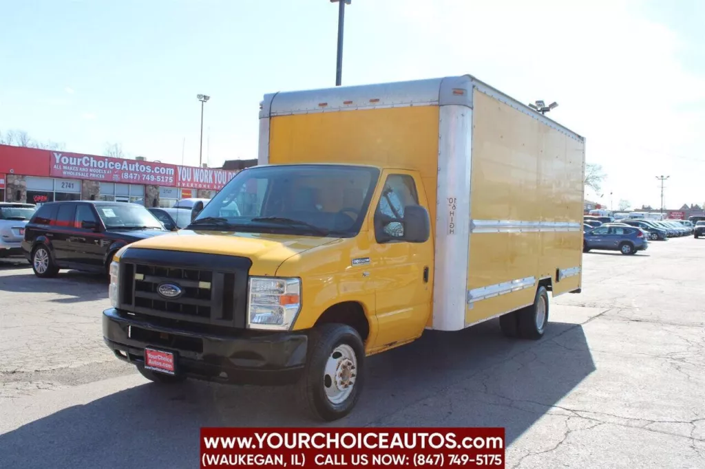 2011 Ford Econoline Commercial Cutaway E 350 SD 2dr 176 in. WB DRW Cutaway Chassis for sale in Waukegan, IL