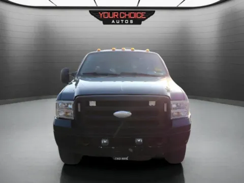 Photos of 2006 Ford Super Duty F-350 SRW Lariat 4dr SuperCab 4WD SB for sale in Waukegan, IL at Your Choice Autos - Waukegan