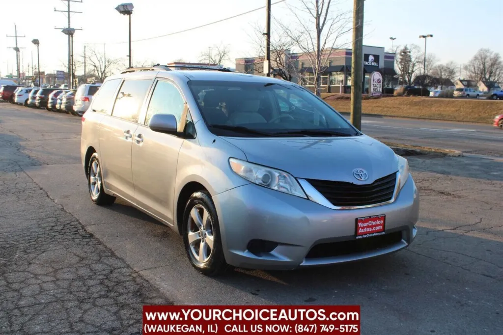2012 Toyota Sienna LE 8 Passenger 4dr Mini Van V6 for sale in Waukegan, IL
