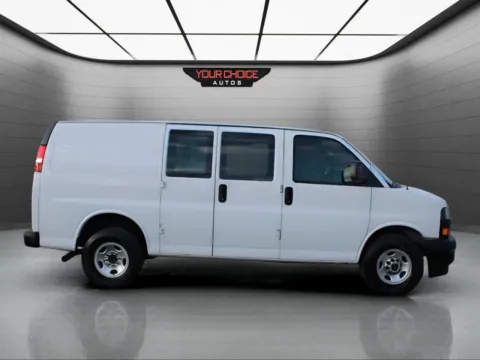 More photos of 2021 GMC Savana Cargo Van 2500 3dr Cargo Van at Your Choice Autos - Waukegan, IL