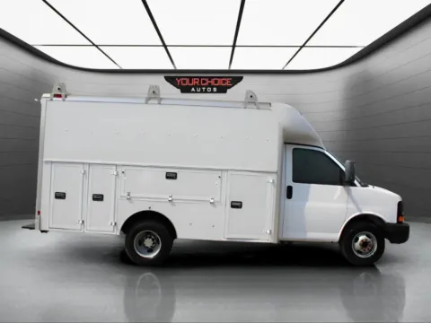 More photos of 2008 Chevrolet Express Commercial Cutaway C7N DRW at Your Choice Autos - Waukegan, IL