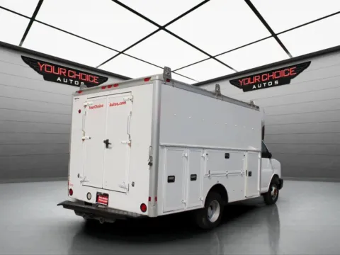 More photos of 2008 Chevrolet Express Commercial Cutaway C7N DRW at Your Choice Autos - Waukegan, IL