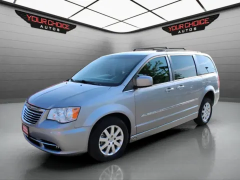 Silver 2013 Chrysler Town & Country Touring for sale in Waukegan, IL