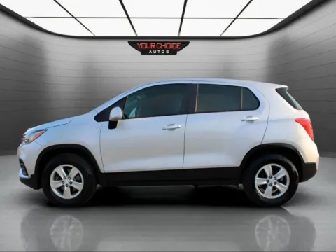 Photos of 2018 Chevrolet Trax LS for sale in Waukegan, IL at Your Choice Autos - Waukegan