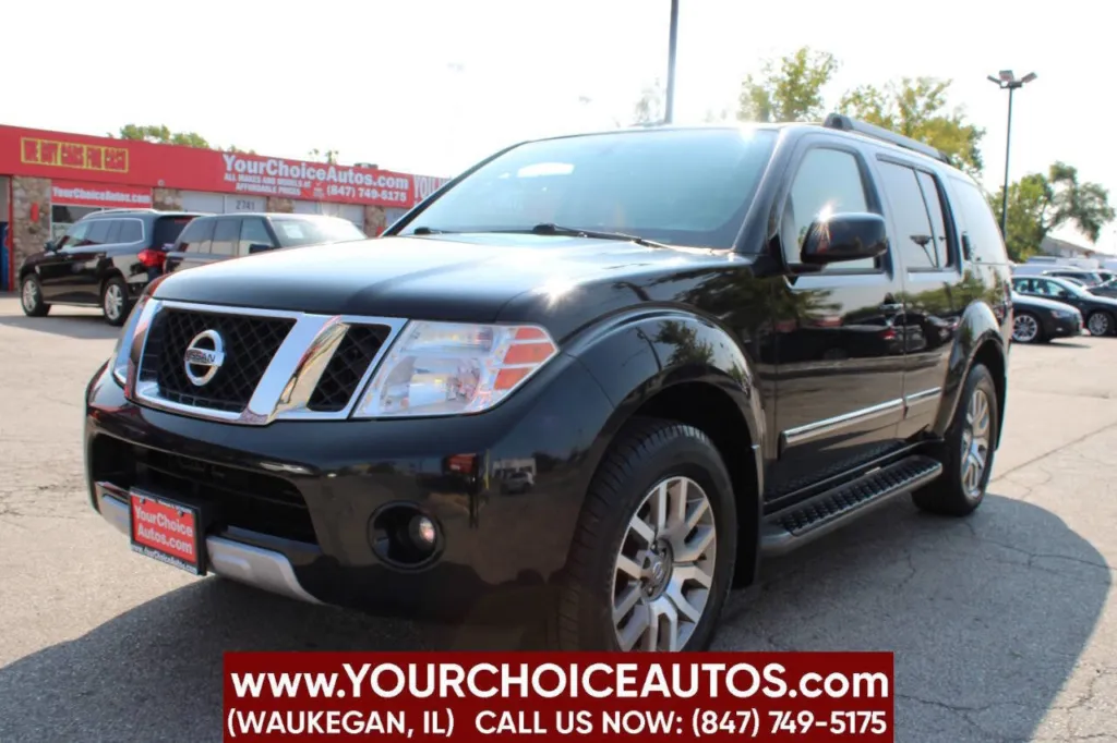 2012 Nissan Pathfinder LE for sale in Waukegan, IL