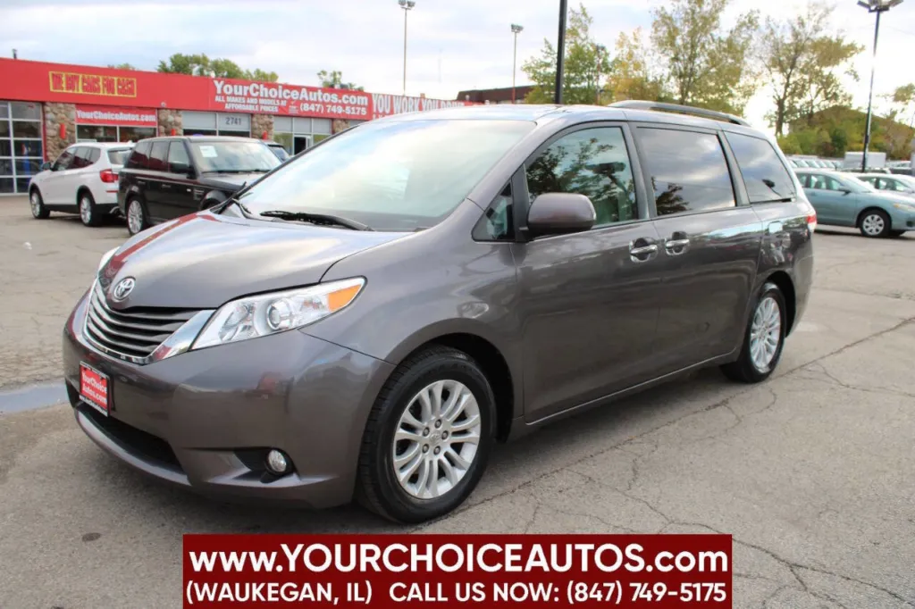 2013 Toyota Sienna Limited 7 Passenger 4dr Mini Van for sale in Waukegan, IL
