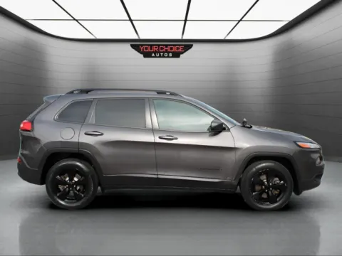 More photos of 2018 Jeep Cherokee Limited at Your Choice Autos - Waukegan, IL