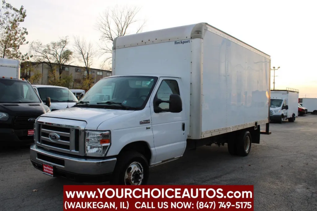 2015 Ford Econoline Commercial Cutaway E 350 SD 2dr Commercial/Cutaway/Chassis 138 176 in. WB for sale in Waukegan, IL