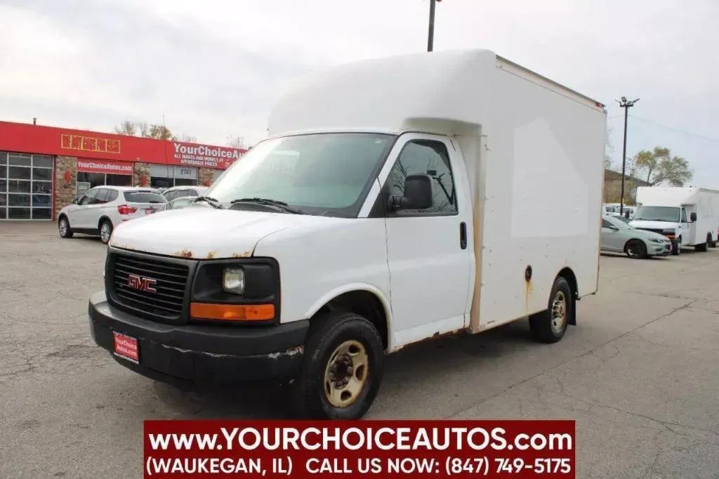 White 2014 GMC Savana Commercial Cutaway 3500 2dr Commercial/Cutaway/Chassis 139 in. WB for sale in Waukegan, IL