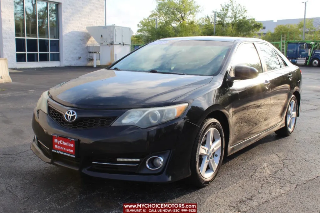 2013 Toyota Camry SE 4dr Sedan for sale in Waukegan, IL