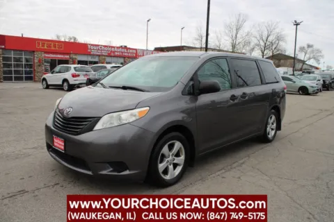Unknown 2012 Toyota Sienna Base 7 Passenger 4dr Mini Van V6 for sale in Waukegan, IL
