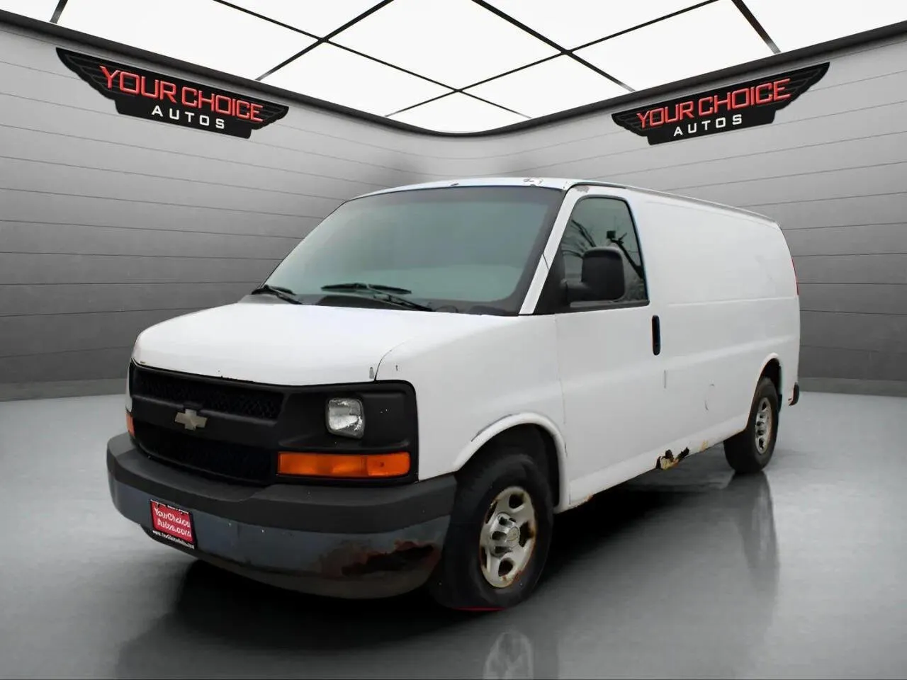 White 2004 Chevrolet Express Cargo Van 1500 3dr Van for sale in Waukegan, IL