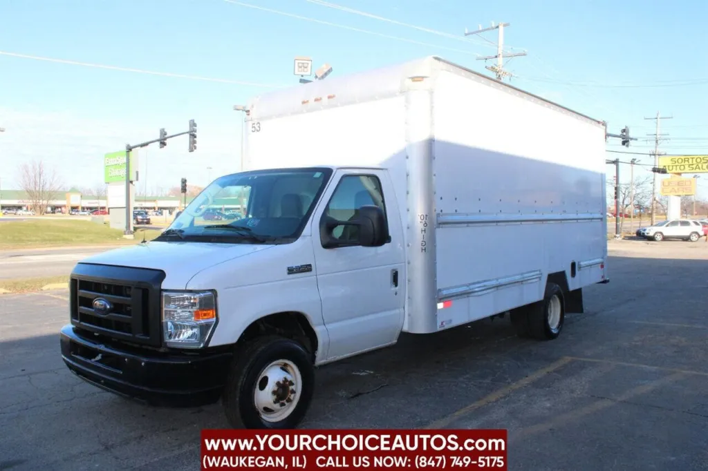 2012 Ford Econoline Commercial Cutaway E 350 SD 2dr 176 in. WB DRW Cutaway Chassis for sale in Waukegan, IL