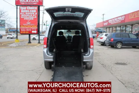 Silver 2019 Dodge Grand Caravan GT for sale in Waukegan, IL