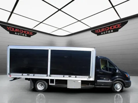 More photos of 2022 Ford Transit Chassis 350 HD AWD 2dr 138 in. WB DRW Chassis w/11000 Lb. GVWR at Your Choice Autos - Waukegan, IL
