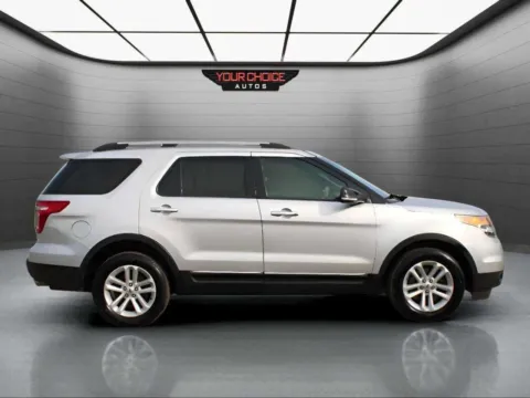 More photos of 2014 Ford Explorer XLT at Your Choice Autos - Waukegan, IL