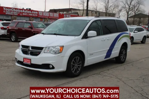 Photos of 2017 Dodge Grand Caravan SXT for sale in Waukegan, IL at Your Choice Autos - Waukegan