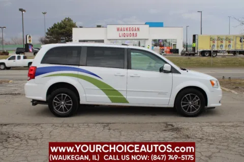 More photos of 2017 Dodge Grand Caravan SXT at Your Choice Autos - Waukegan, IL