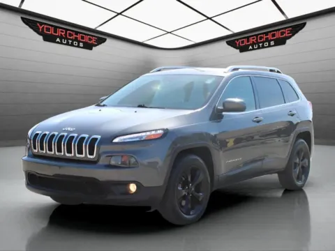 Gray 2016 Jeep Cherokee Latitude for sale in Waukegan, IL
