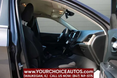 More photos of 2016 Jeep Cherokee Latitude at Your Choice Autos - Waukegan, IL