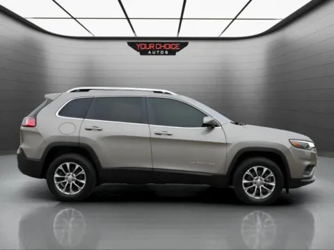 More photos of 2019 Jeep Cherokee Latitude Plus at Your Choice Autos - Waukegan, IL