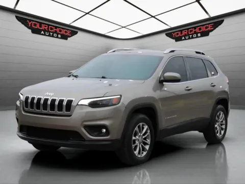 Brown 2019 Jeep Cherokee Latitude Plus for sale in Waukegan, IL