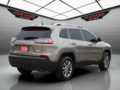 More photos of 2019 Jeep Cherokee Latitude Plus at Your Choice Autos - Waukegan, IL