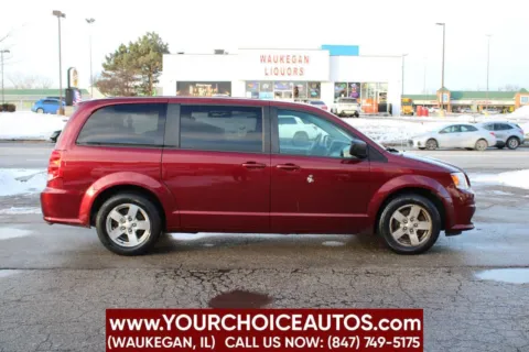 Photos of 2018 Dodge Grand Caravan SE for sale in Waukegan, IL at Your Choice Autos - Waukegan
