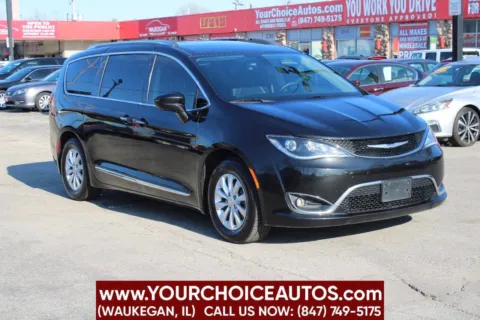 Another view of 2018 Chrysler Pacifica Touring L Plus for sale in Waukegan, IL at Your Choice Autos - Waukegan