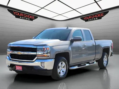 Gray 2017 Chevrolet Silverado 1500 LT for sale in Waukegan, IL