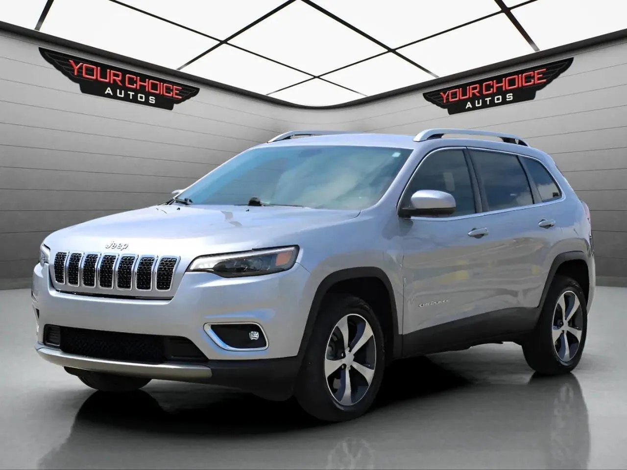 Silver 2019 Jeep Cherokee Limited for sale in Waukegan, IL