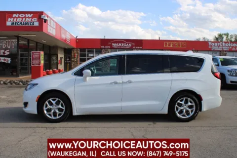 Photos of 2018 Chrysler Pacifica Touring Plus for sale in Waukegan, IL at Your Choice Autos - Waukegan