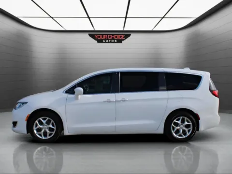 Photos of 2018 Chrysler Pacifica Touring Plus for sale in Waukegan, IL at Your Choice Autos - Waukegan