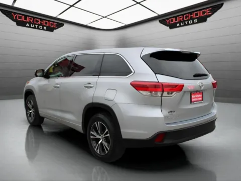 Another view of 2017 Toyota Highlander LE for sale in Waukegan, IL at Your Choice Autos - Waukegan