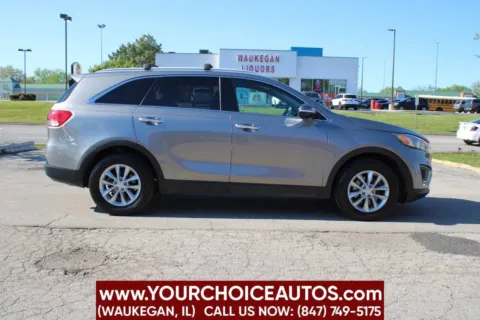Another view of 2018 Kia Sorento LX for sale in Waukegan, IL at Your Choice Autos - Waukegan