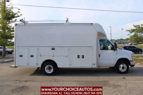 More photos of 2013 Ford Econoline Commercial Cutaway E 450 SD 2dr Commercial/Cutaway/Chassis 158 176 in. WB at Your Choice Autos - Waukegan, IL