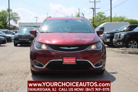 Photos of 2017 Chrysler Pacifica Touring-L for sale in Waukegan, IL at Your Choice Autos - Waukegan