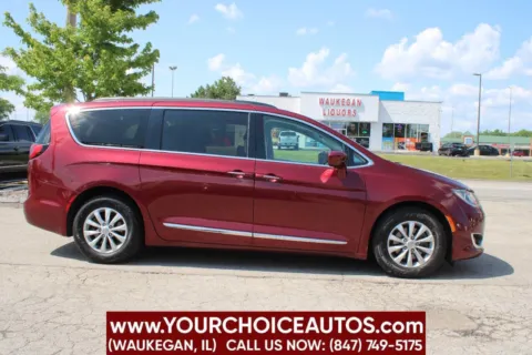More photos of 2017 Chrysler Pacifica Touring-L at Your Choice Autos - Waukegan, IL