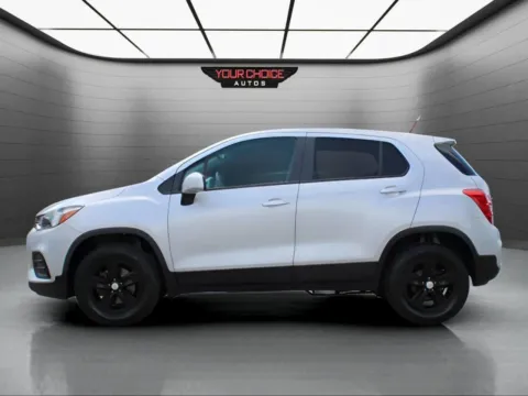 Photos of 2021 Chevrolet Trax LS for sale in Waukegan, IL at Your Choice Autos - Waukegan