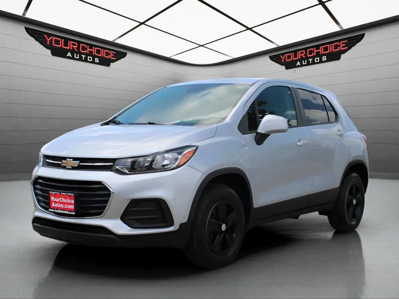 Silver 2021 Chevrolet Trax LS for sale in Waukegan, IL