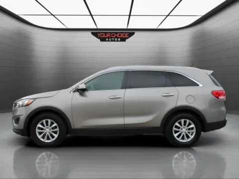Photos of 2017 Kia Sorento LX V6 for sale in Waukegan, IL at Your Choice Autos - Waukegan