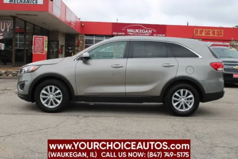 Photos of 2017 Kia Sorento LX V6 for sale in Waukegan, IL at Your Choice Autos - Waukegan